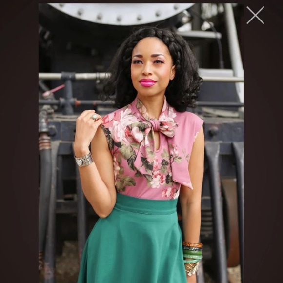 Retrolicious Tops - Retrolicious Mauve Floral Bow Top